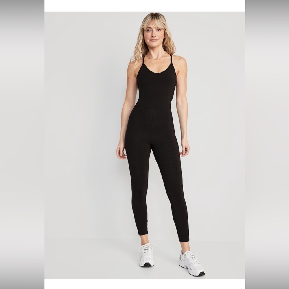 Old Navy Black PowerChill 7/8-Length Cami Jumpsuit for Women, size Medium